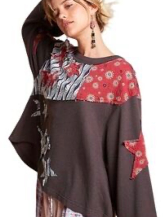 POL Tops - POL long sleeve sweatshirt with star detail NWT